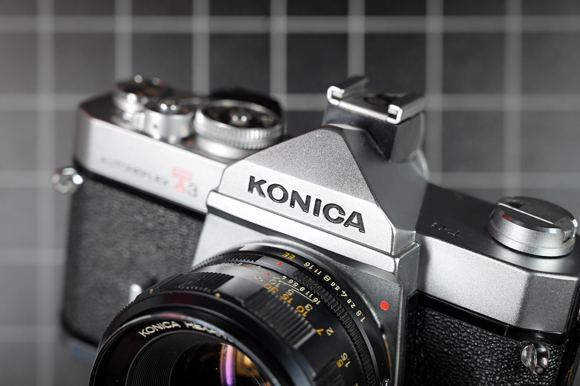 Konica Autoreflex T3 - silber mit Hexanon AR 52/1.8