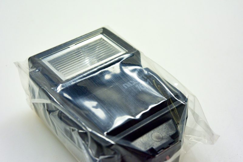 Nissin Electronic Flash 16M Universal-Blitzgerät neu Nissin Electronic Flash 16M Universal-Blitzgerät neu