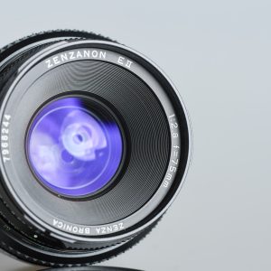 Zenza Bronica Zenzanon EII 75mm f/2.8 für Bronica ETR Frontansicht Zenza Bronica Zenzanon EII 75mm f/2.8 für Bronica ETR Frontansicht