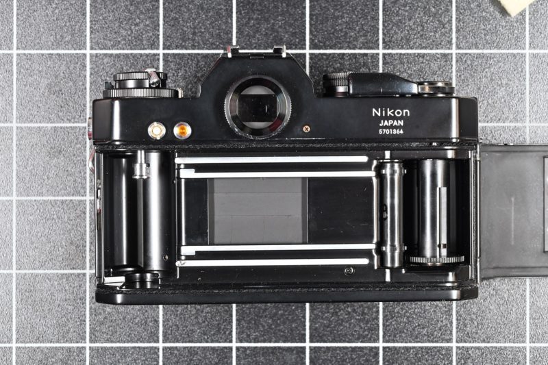 Nikon Nikkormat EL black Kameragehaeuse Detail Nikon Nikkormat EL black Kameragehaeuse Detail