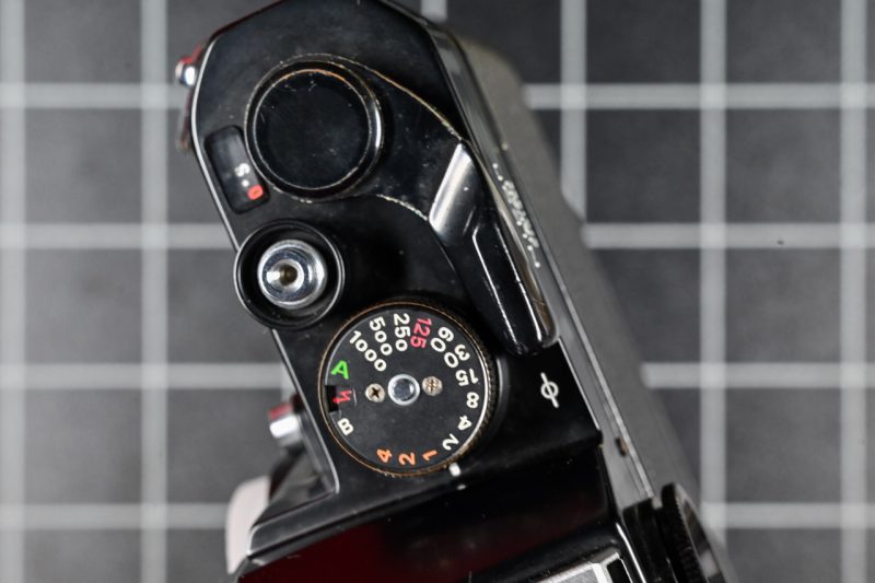 Nikon Nikkormat EL black Detail Bedienelemente Nikon Nikkormat EL black Detail Bedienelemente