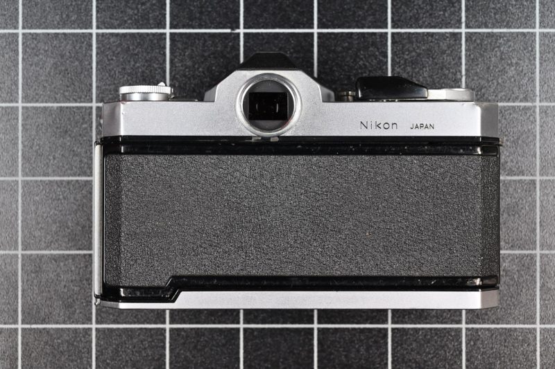 Nikon Nikkormat FT silber Rueckseite Nikon Nikkormat FT silber Rueckseite