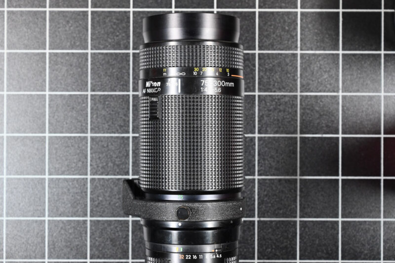 Nikon AF Nikkor 75-300mm 01