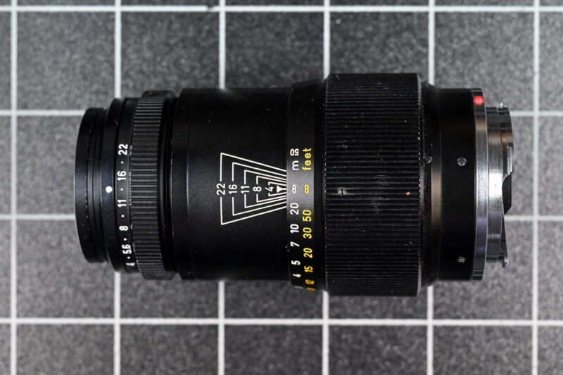 Leitz Wetzlar Tele-Elmar 135mm Seitenansicht Leitz Wetzlar Tele-Elmar 135mm Seitenansicht