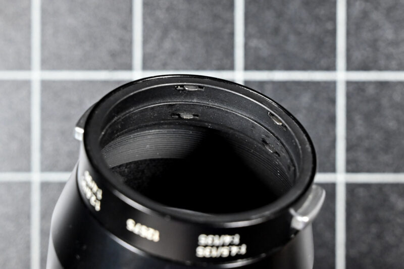 Leica Gegenlichtblende 12575 am Tele-Elmar 135mm Leica Gegenlichtblende 12575 am Tele-Elmar 135mm